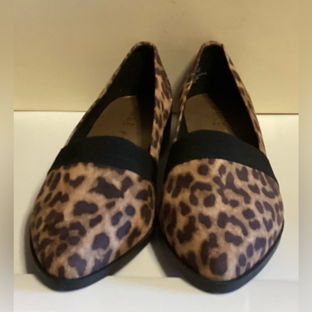 Anne Klein Woman’s Leopard Print Poity Toe Flat Shoes Size 7 New